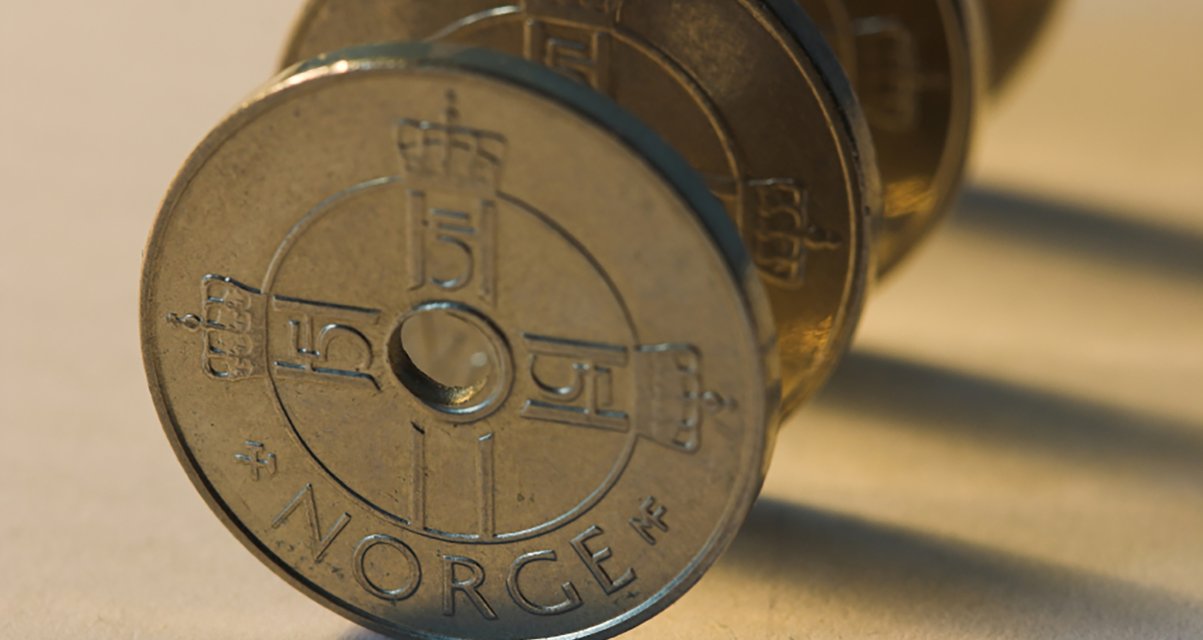 stående mynter Article Image